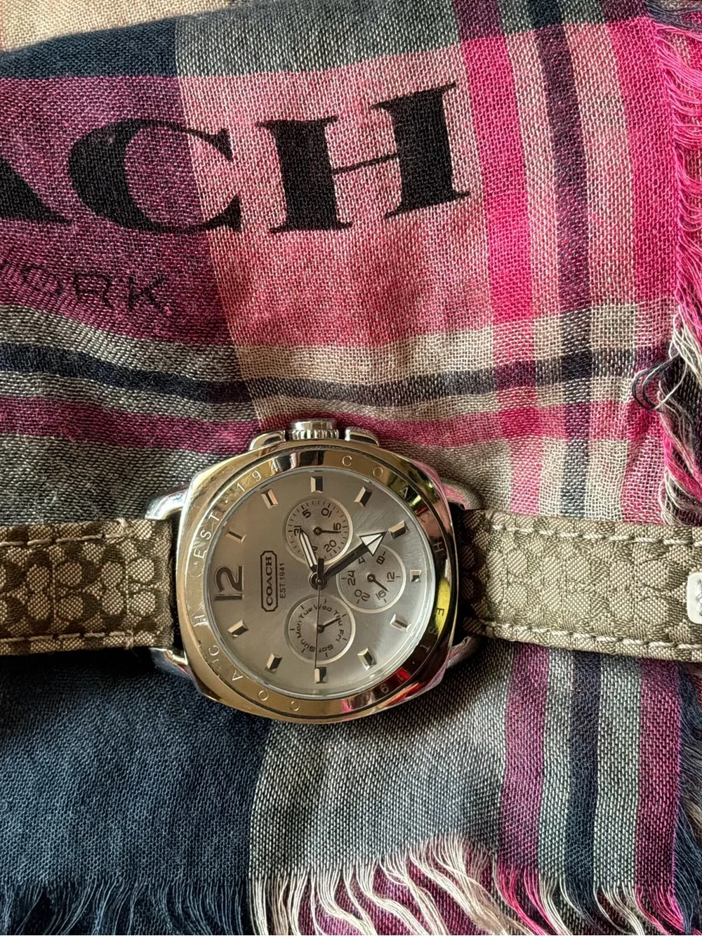Coach Boyfriend Chronograph Signature Women’s Watch | New Battery 7/15/2026 - Picture 5 of 14
